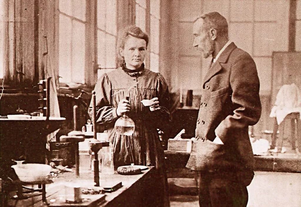 Kto odkrył rad i polon? Fascynująca historia Curies i ich odkryć